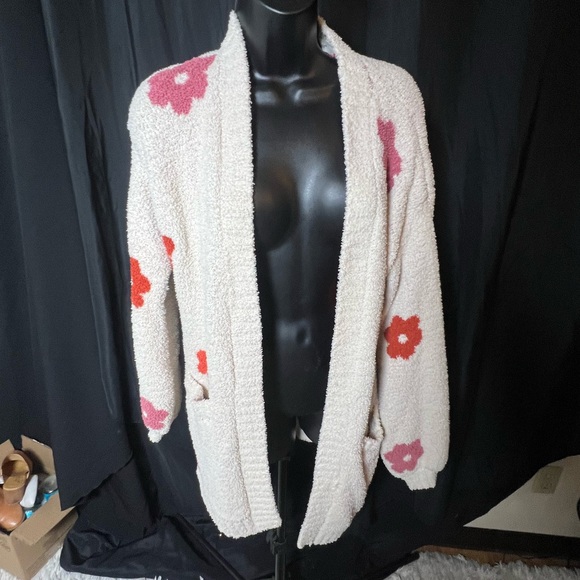 Francesca's Collections Sweaters - Francesca's Collections Cream Cardigan with Floral Accents